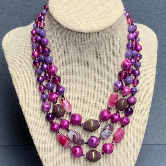 Vintage Triple Strand Necklace 13 In Purple Magenta Swirled Graduated Bead Glam - Picture 1 of 7